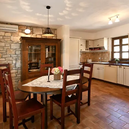 Vranje Selo By Istarski Dvori Villa Vizinada
