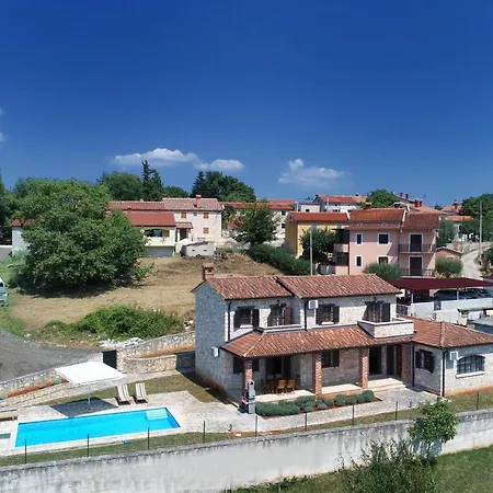 Vranje Selo By Istarski Dvori Vizinada